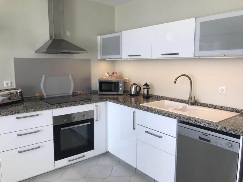 Frontline Beach Apartment Miraflores Ситио-де-Калаонда Экстерьер фото